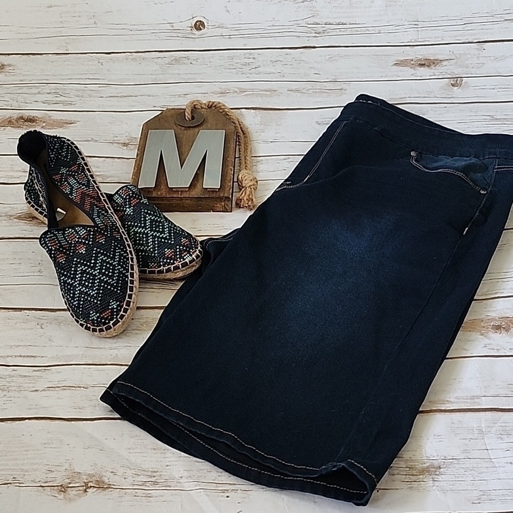 Makers of True Originals Midnight Blasted Pull On Bermuda Jean Shorts